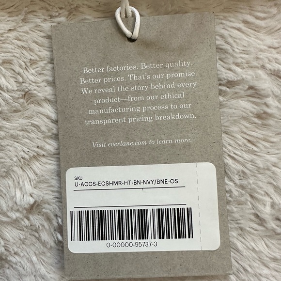 Everlane The Cashmere Rib Beanie Unisex NWT - Picture 7 of 8